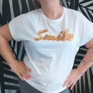 Tee-shirt smile