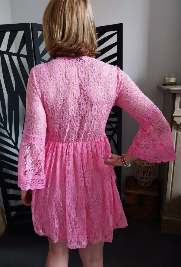 Robe en dentelle manches longue - Image 7